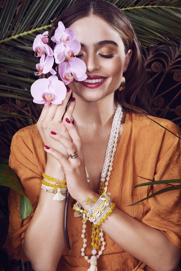 Model und Bloggerin Sofia Tsakiridou/ Matiamu für Cadenzza// fotografiert von Lina Tesch